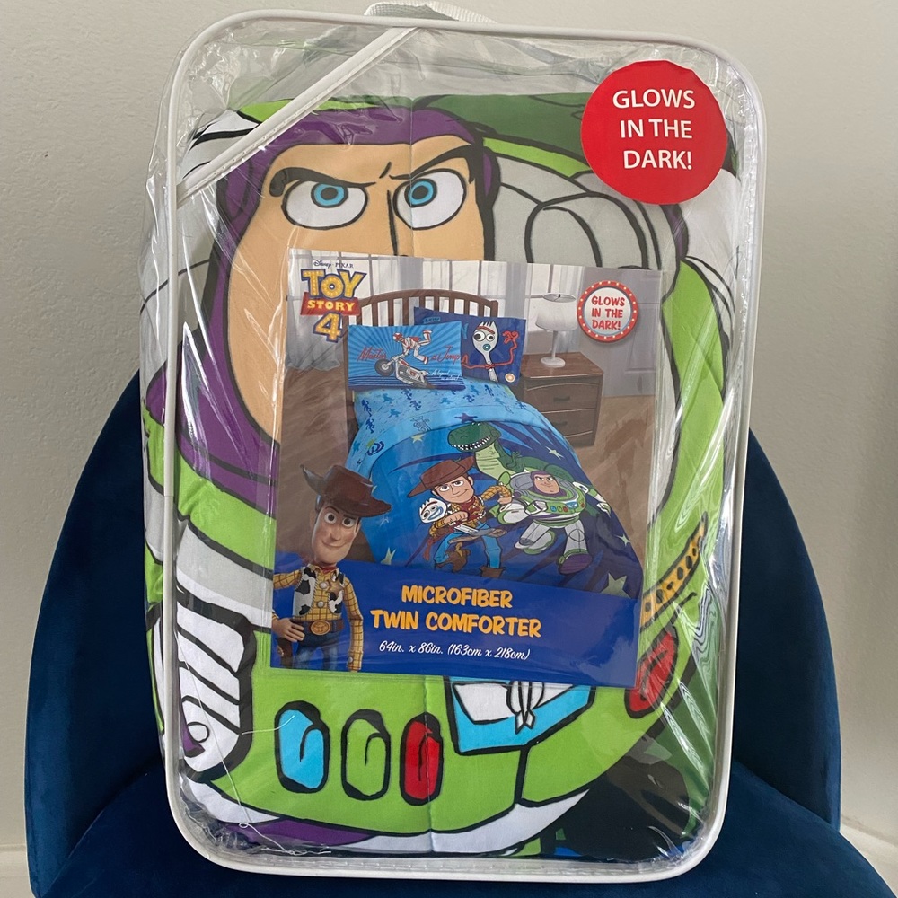 NWT Twin Size Toy Story Glow in the Dark Comforter